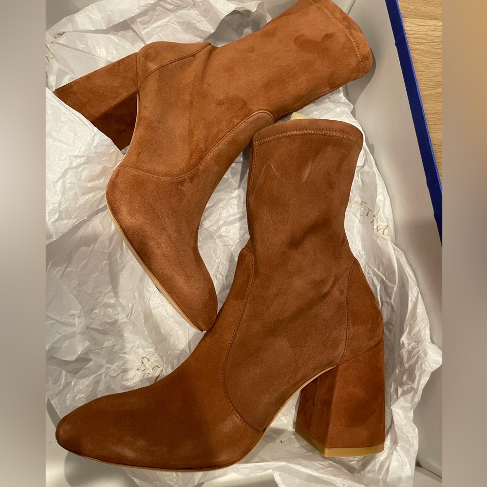 Brand New Stuart Weitzman MSRP $650
Flareblock 85 suede sock boots sz 6.5B - Picture 8 of 11